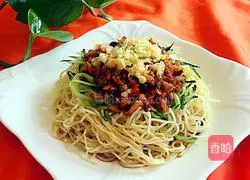 Illustration of how to make hot minced pork noodles 12