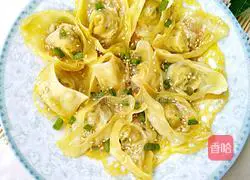 Illustration of how to make ice flower wontons 10
