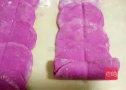 Illustration of how to make rose steamed buns 7