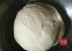 Illustration of how to make celery and pork buns 2