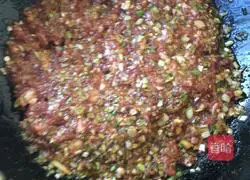 Illustration of how to make celery, cabbage and meat buns 3