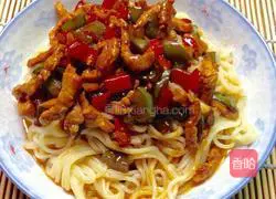 Illustration of how to make double pepper noodles 10