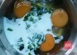 Illustration of how to make fried steamed buns 2