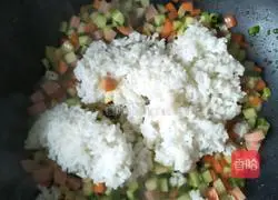 Egg Fried Rice (Colorful Egg Fried Rice) Recipe Illustration 7