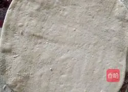 Illustration of how to make scallion oil pancake 6