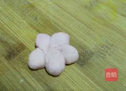Illustration of how to make plum blossom steamed buns 9