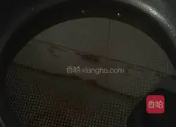 fennel Illustration of how to make pork stuffed dumplings 3