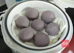 Illustration of how to make black rice noodles steamed buns 13