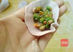 Illustration of making wheat ear dumplings 10