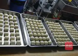 Illustration of how to make the old noodle steamed buns 7