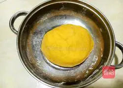 Illustration of how to make pumpkin meat buns 4