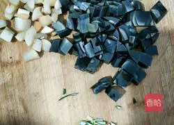 Breakfast preserved egg porridge + fried buns recipe 2