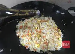 Illustration of how to make carrot, corn and shrimp fried rice 11