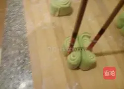 Illustration of how to make butterfly steamed buns 11