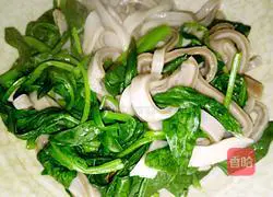 Illustration of hand-rolled sweet potato noodles 9