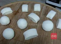 Illustration of how to make old noodles steamed buns 9