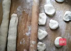 Illustration of how to make white radish and meat dumplings 10