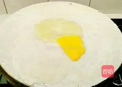 Illustration of how to make red pepper pancakes and fruit 9