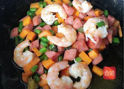 Illustration of how to make shrimp and egg fried rice 4