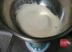 Illustration of how to make cornmeal steamed buns 1