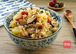 Illustration of how to make braised rice with mushrooms, sausages and potatoes 11