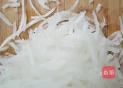 Illustration of how to make white radish and sausage buns 3