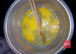 Illustration of how to make cucumber egg pancake 2
