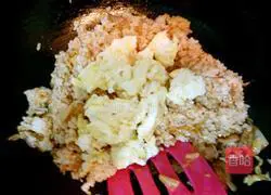 Illustration of how to make spicy cabbage and pork belly fried rice 9