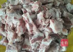 Illustration of how to make braised pork ribs with rice 1