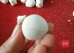 Illustration of making glutinous rice balls with red bean filling 7