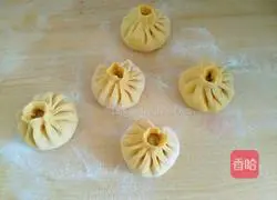 Illustration of how to make donkey meat buns 15