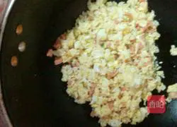 Tomato, ham and egg fried rice recipe illustration 5