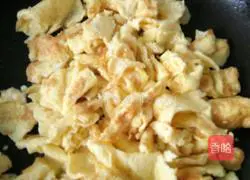 Illustration of how to make leek and egg buns 4 