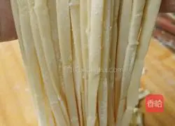 Illustration of handmade noodles 13