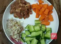 Illustration of how to make fried rice with diced vegetables and pork 2