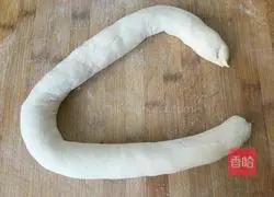 Illustration of how to make pork and leek dumplings 6