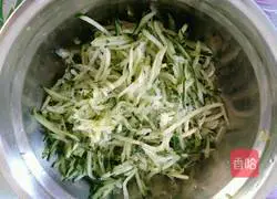 Illustration of making dough pie 5