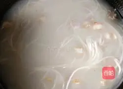 Illustration of cooking rice noodles 4