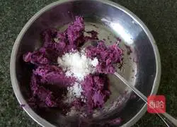 Illustration of how to make purple potato blossom steamed buns 6