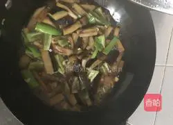 Illustration of how to make shredded eggplant noodles 8