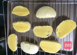  Illustration of how to make grilled steamed buns 5