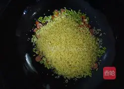 Illustration of how to make pearl rice fried rice 5