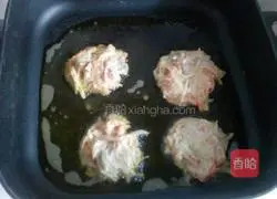 How to make potato and carrot cakes Illustration 7