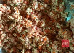 Illustration of how to make dumplings stuffed with pork and lotus root 6