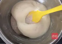 Illustration of how to make banana milk waffles 7