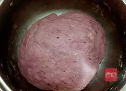 Illustration of how to make ham sausage steamed bun rolls 3