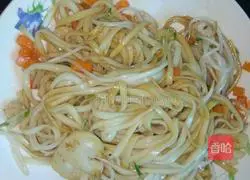 Illustration of how to prepare noodles and soup 5