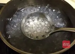 Illustration of how to make sago and purple sweet potato dumplings 7