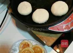 Illustration of how to make meat pancakes 8