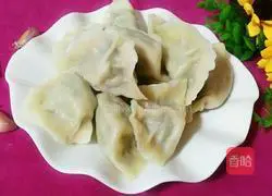 Illustration of how to make cowpea filling dumplings 18